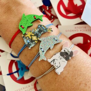 braccialetto DELFINO: glitter verde - filo rosso