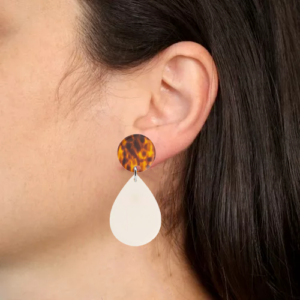 Alternative view of orecchini GOCCIA - bianco panna e perno leopardato