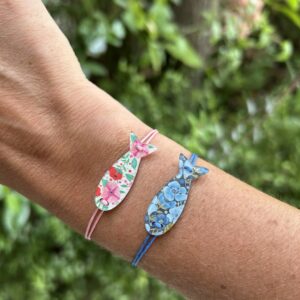 braccialetto PESCE: fiori blu - filo azzurro
