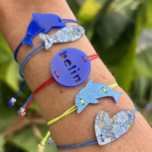 braccialetto CUORE: fiori blu - filo azzurro