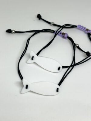 braccialetto PESCE: bianco - filo nero