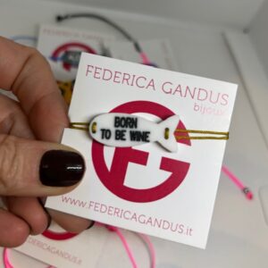 braccialetto PESCE: "born to be wine" bianco - filo nero